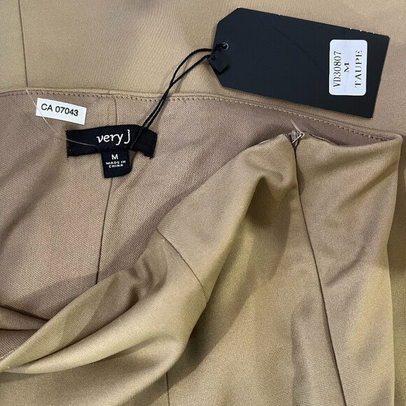 VERY J Women's Taupe Strapless Dress - Size Medium - NWT - Picture 5 of 5